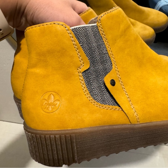 RIEKER Women’s Yellow Felicitas Chelsea Boots Size 10 42 - Picture 9 of 10